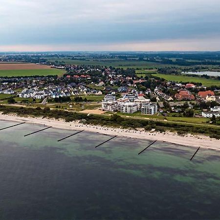 Roter Ostseebungalow Börgerende-Rethwisch Exterior foto